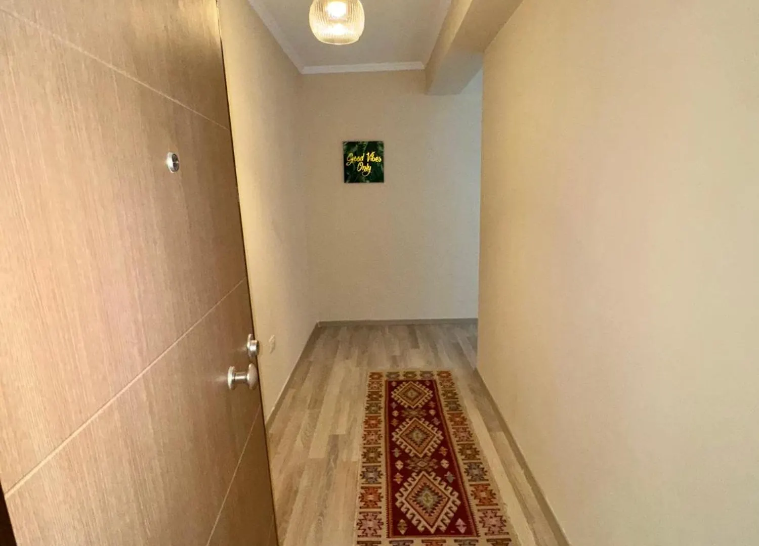 Cozy 2Br Apartment In טיראנה