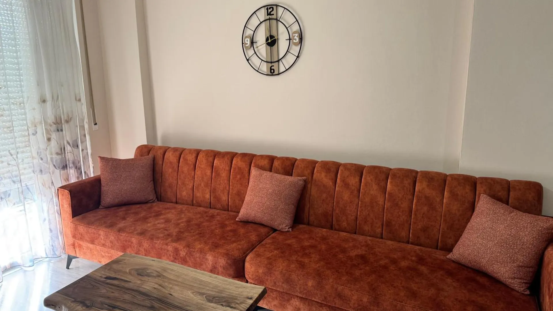 Cozy 2Br Apartment In טיראנה אלבניה