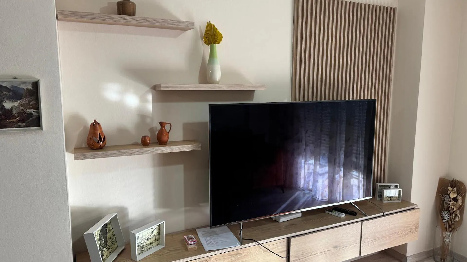 Cozy 2Br Apartment In טיראנה
