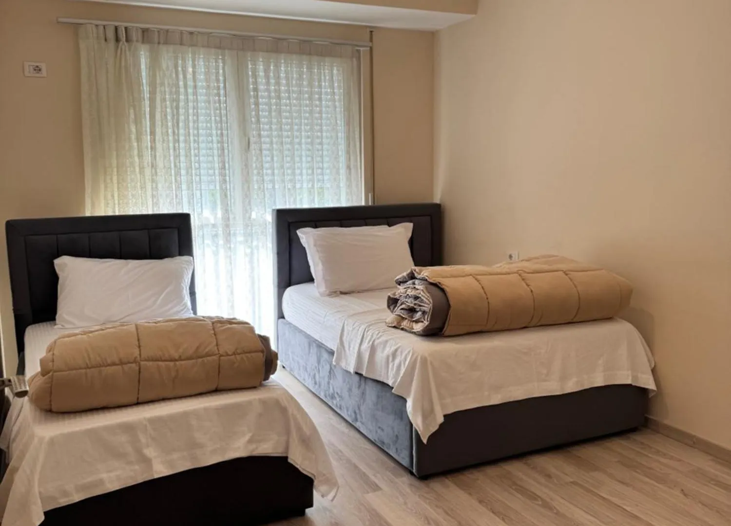 Cozy 2Br Apartment In טיראנה