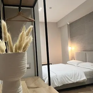 Enzo & Blloku Otel